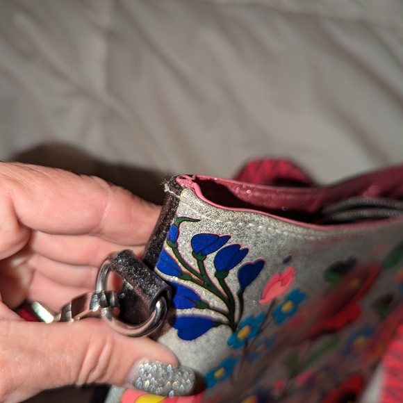 Folklore Contour Crossbody - Picture 10 of 13